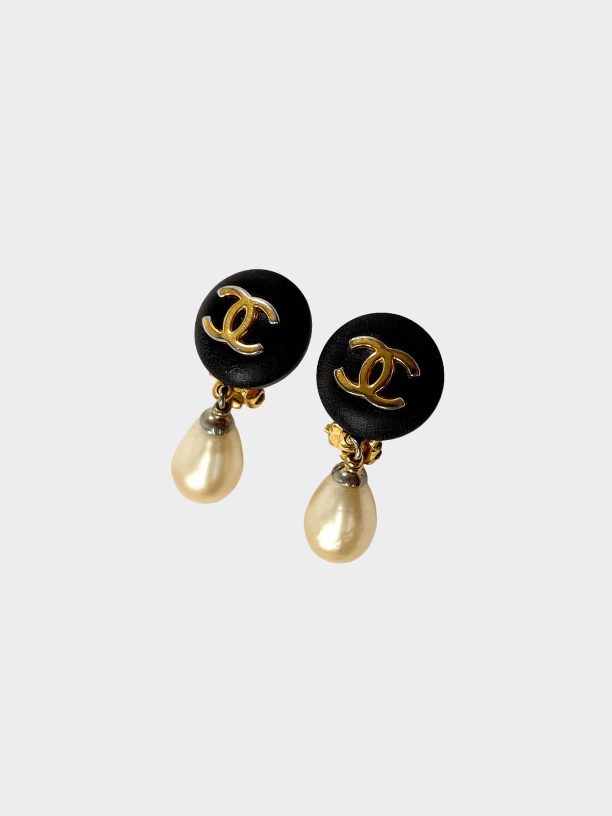 Chanel 1995 Black CC Logo Pearl Clip-on Earrings