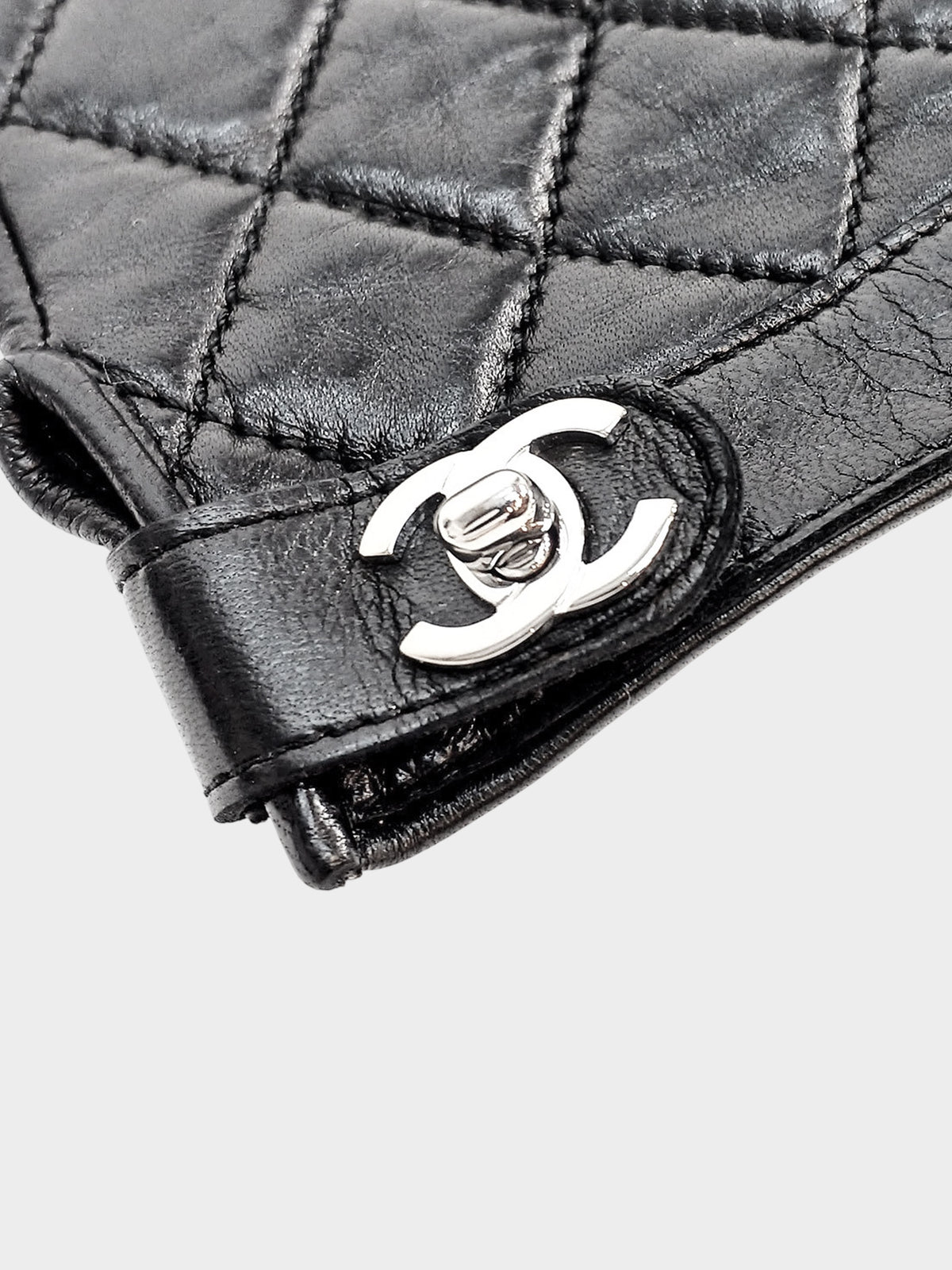 Chanel 2010s Black Lambskin Leather CC Turn Lock Gloves