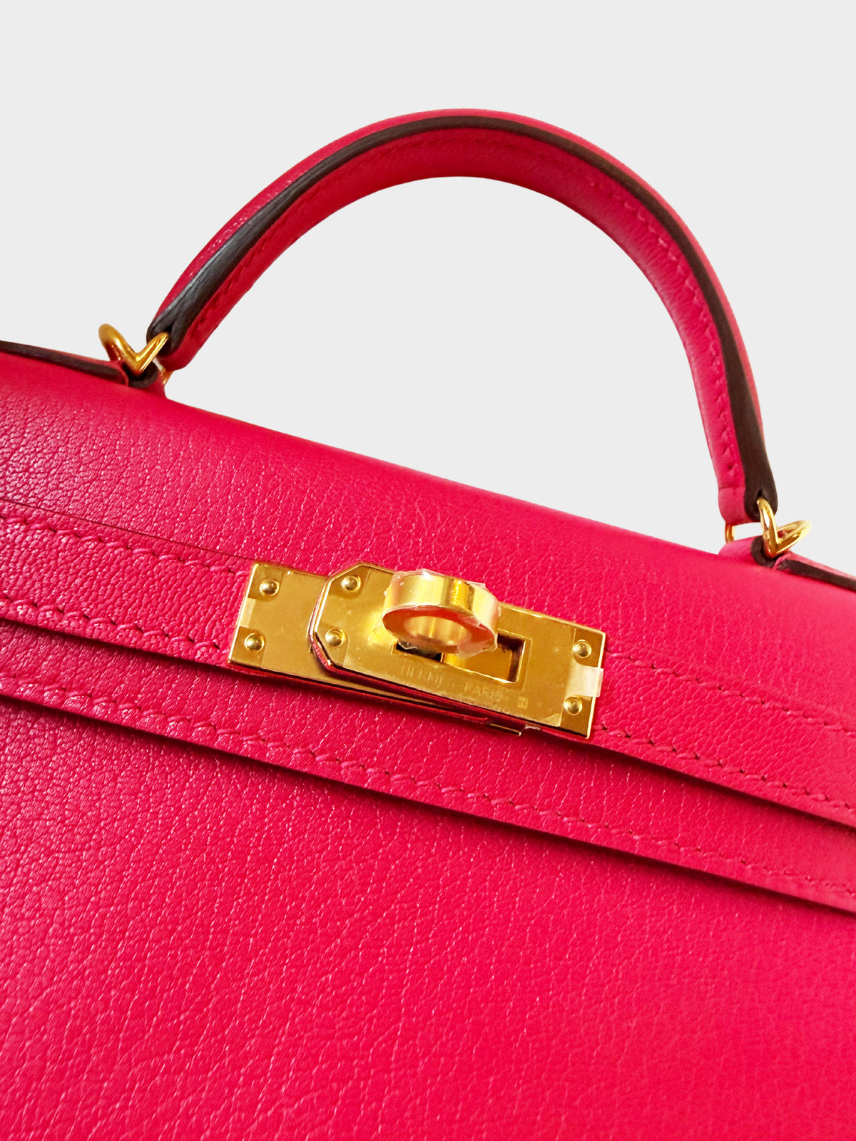 Hermès 2020 Rose Extreme Chèvre Chamkila Mini Kelly 20 Sellier GHW