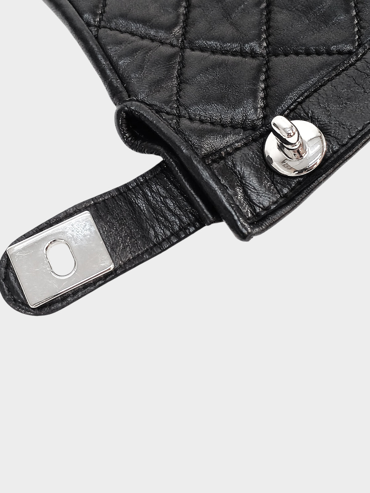 Chanel 2010s Black Lambskin Leather CC Turn Lock Gloves