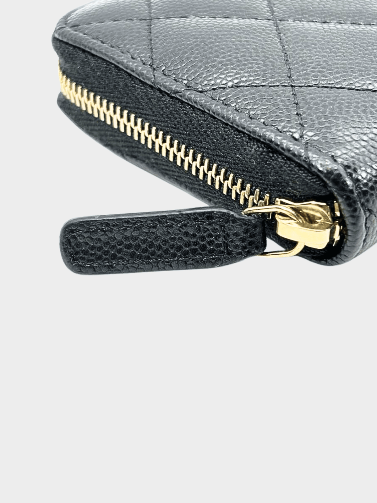 Chanel 2000s Black Lambskin Quilted Zip Coin Purse