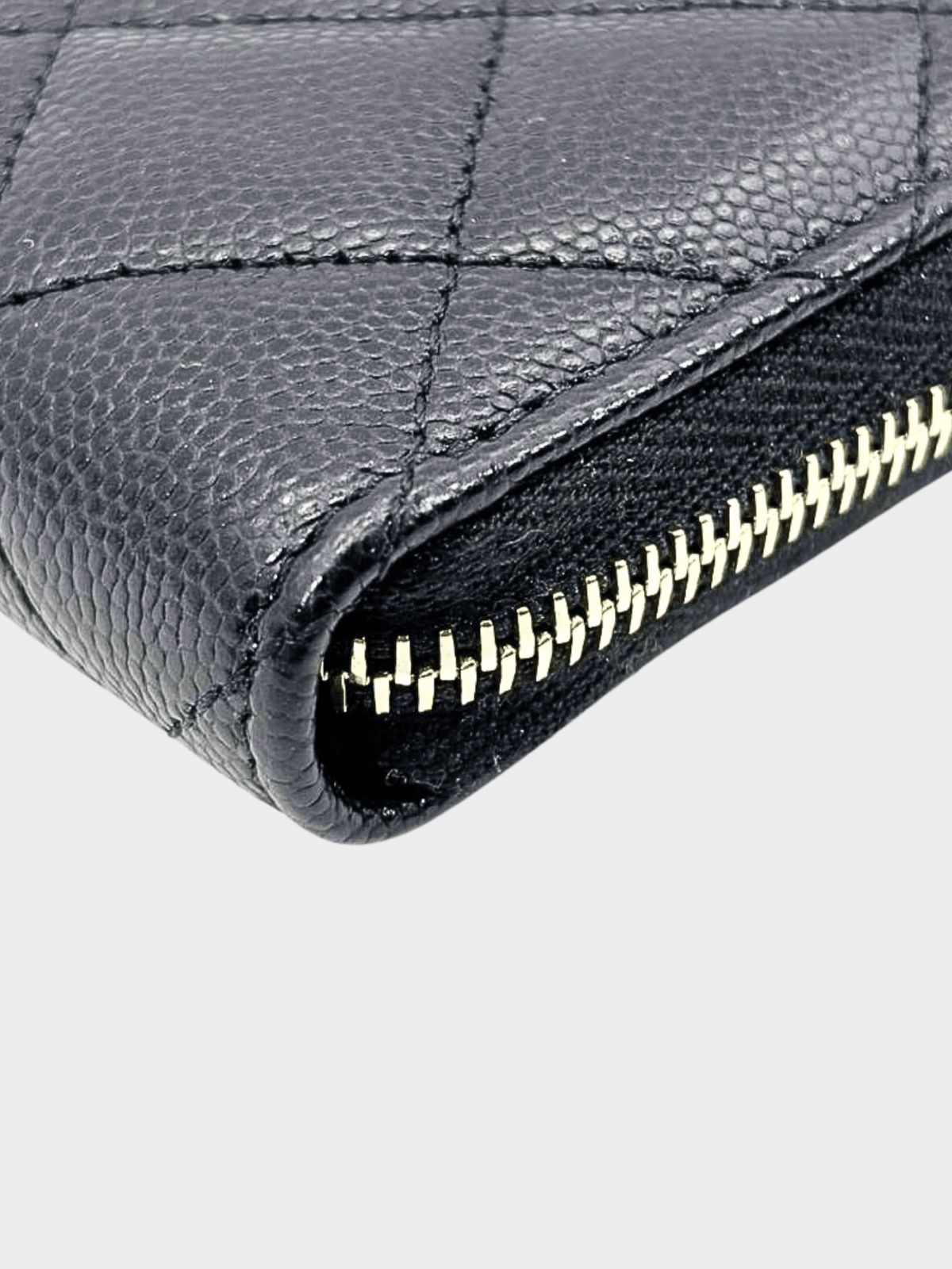 Chanel 2000s Black Lambskin Quilted Zip Coin Purse