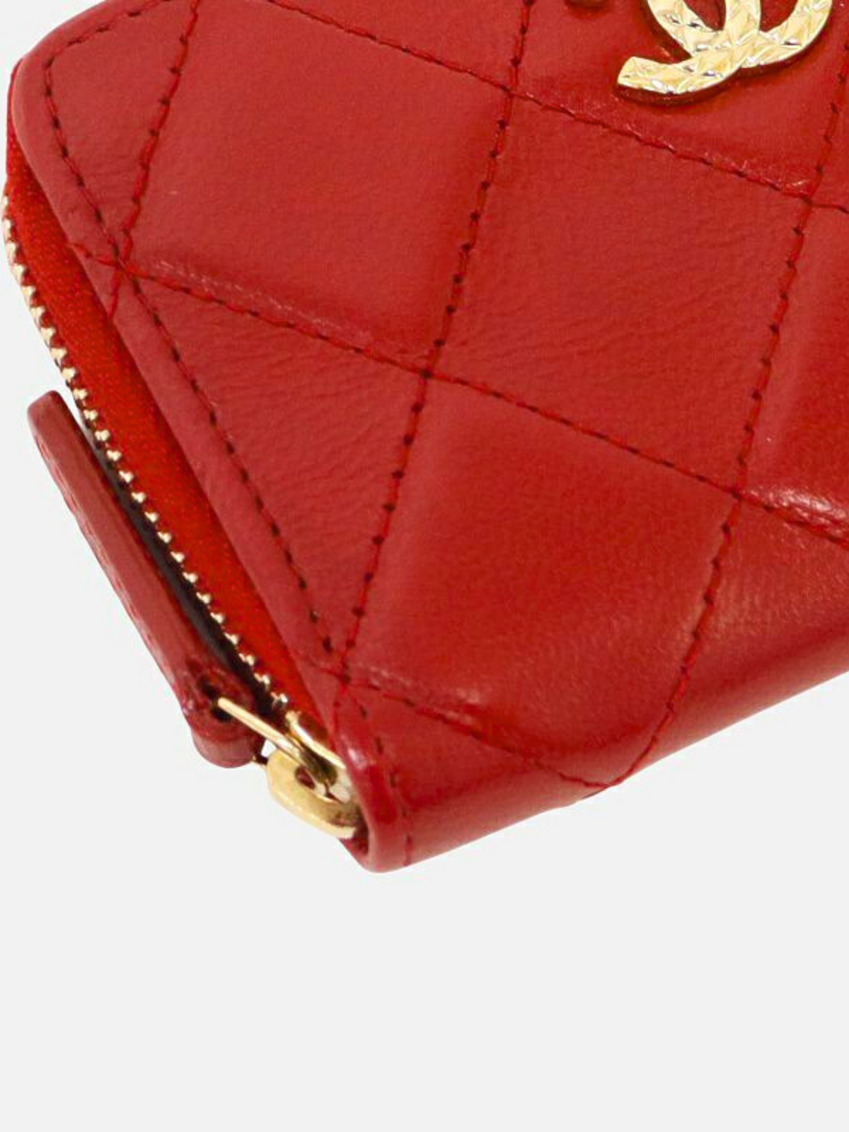 Chanel 2000s Bordeaux Caviar Skin Matelassé Coin Purse