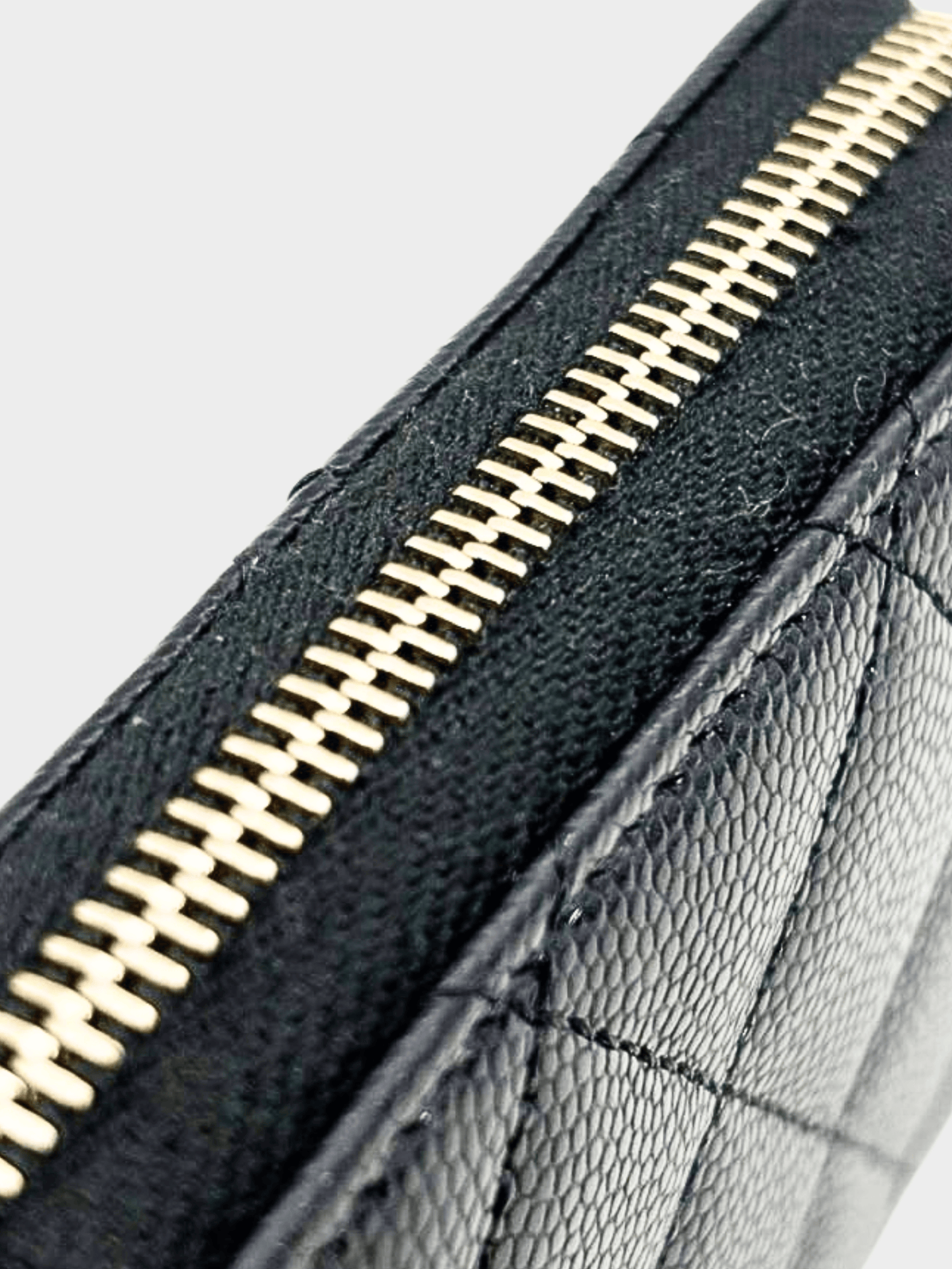 Chanel 2000s Black Lambskin Quilted Zip Coin Purse