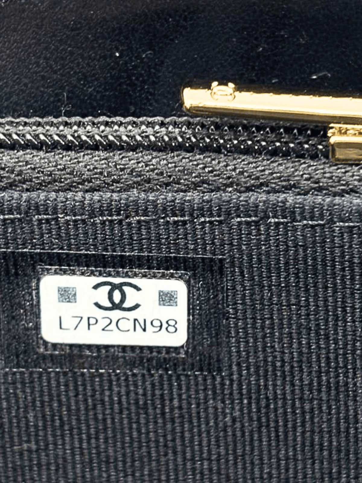 Chanel 2000s Black Lambskin Quilted Zip Coin Purse