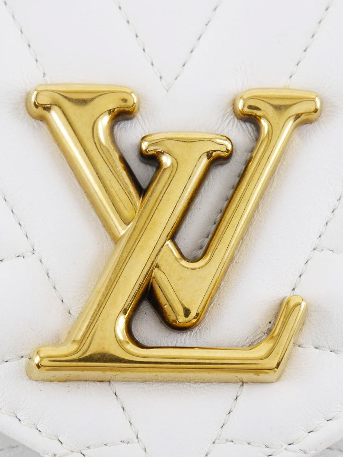 Louis Vuitton 2018 White Calfskin New Wave MM Shoulder Bag
