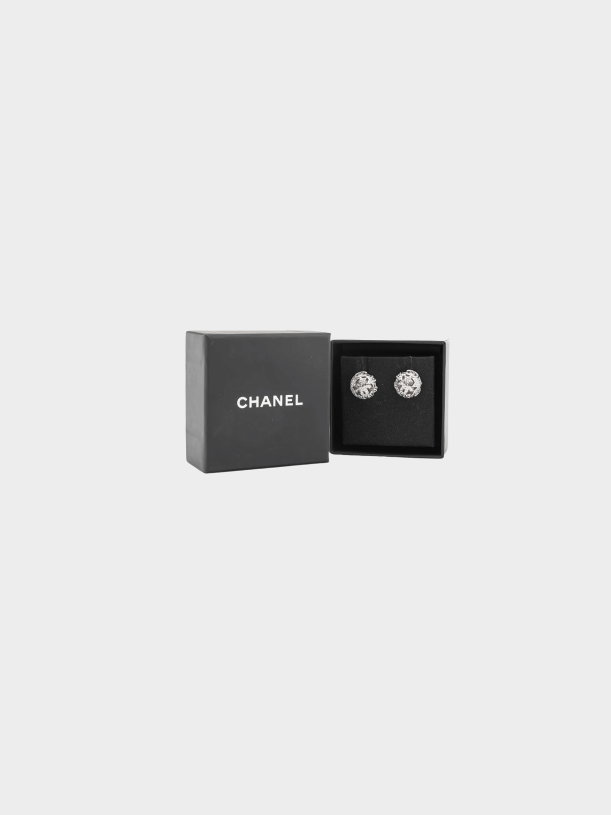 Chanel FW Act 1 2025 Silver-Tone Crystal Star Domed Stud Earrings