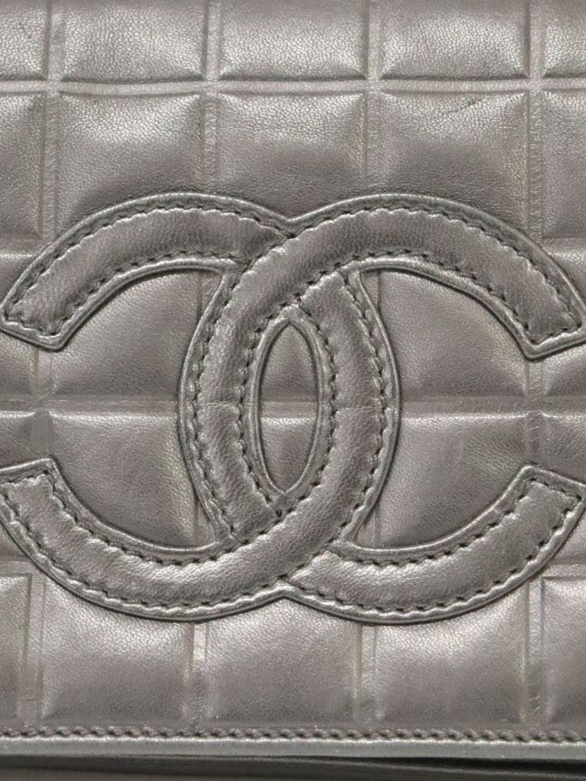 Chanel 2000 Black Leather Chocolate Bar One-Shoulder Bag