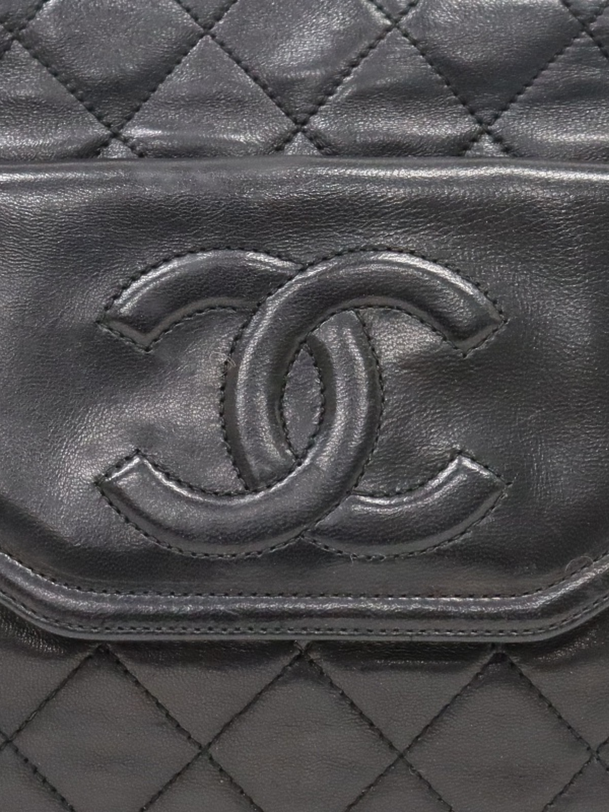 Chanel 19900-1991 Black Lambskin Matelassé Tassel Chain Shoulder Bag