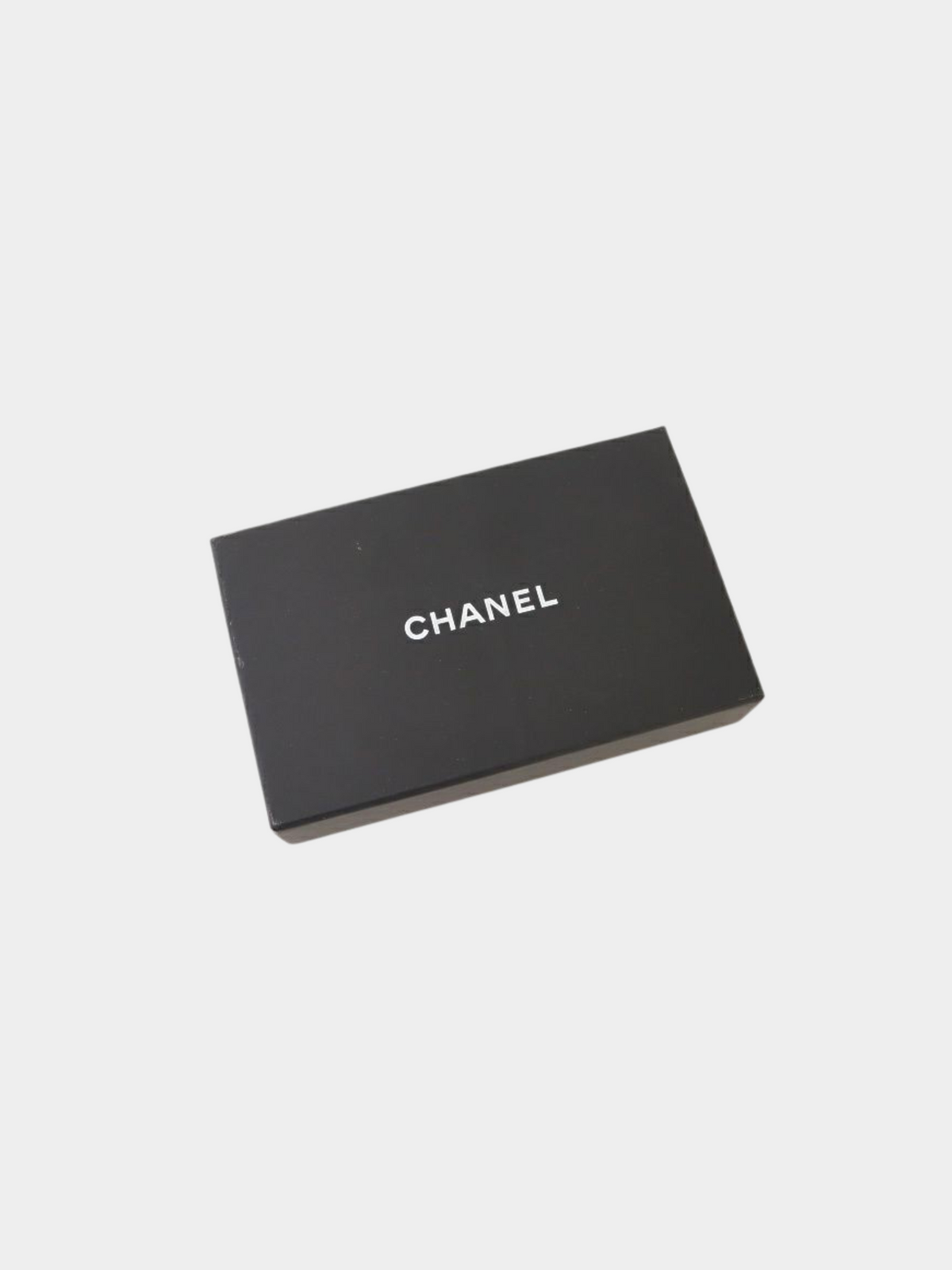 Chanel 2000s Bordeaux Caviar Skin Matelassé Coin Purse