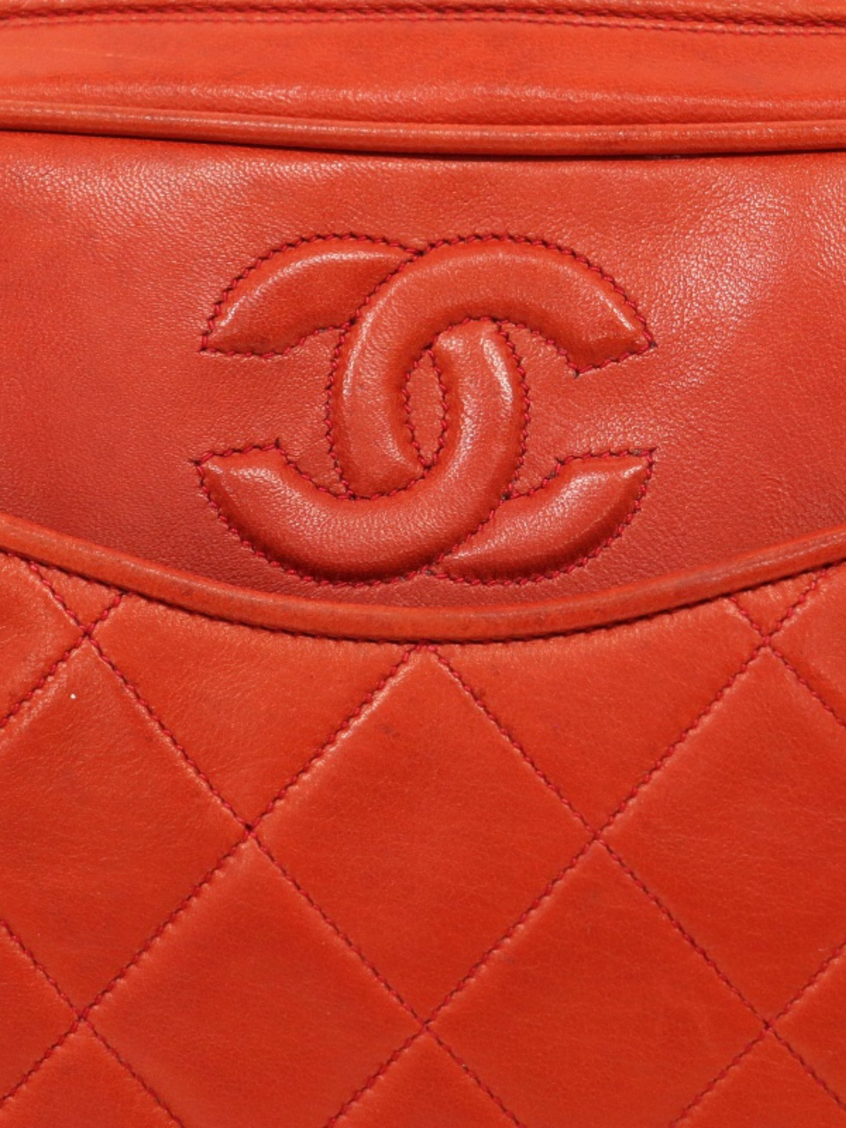 Chanel 1980s Red Lambskin Matelassé Tassel Chain Shoulder Bag