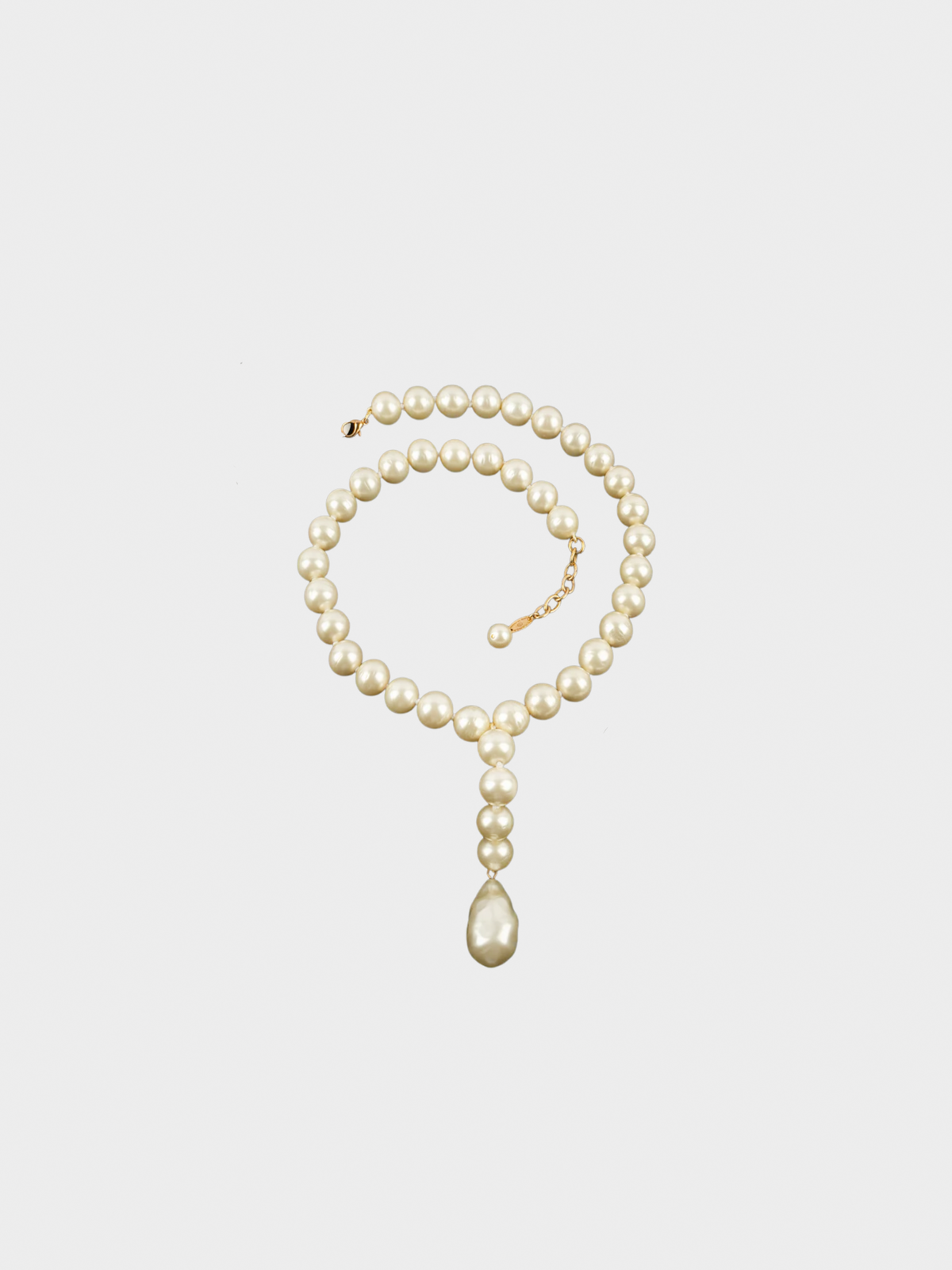 Chanel 1980s Beige Pearl Necklace