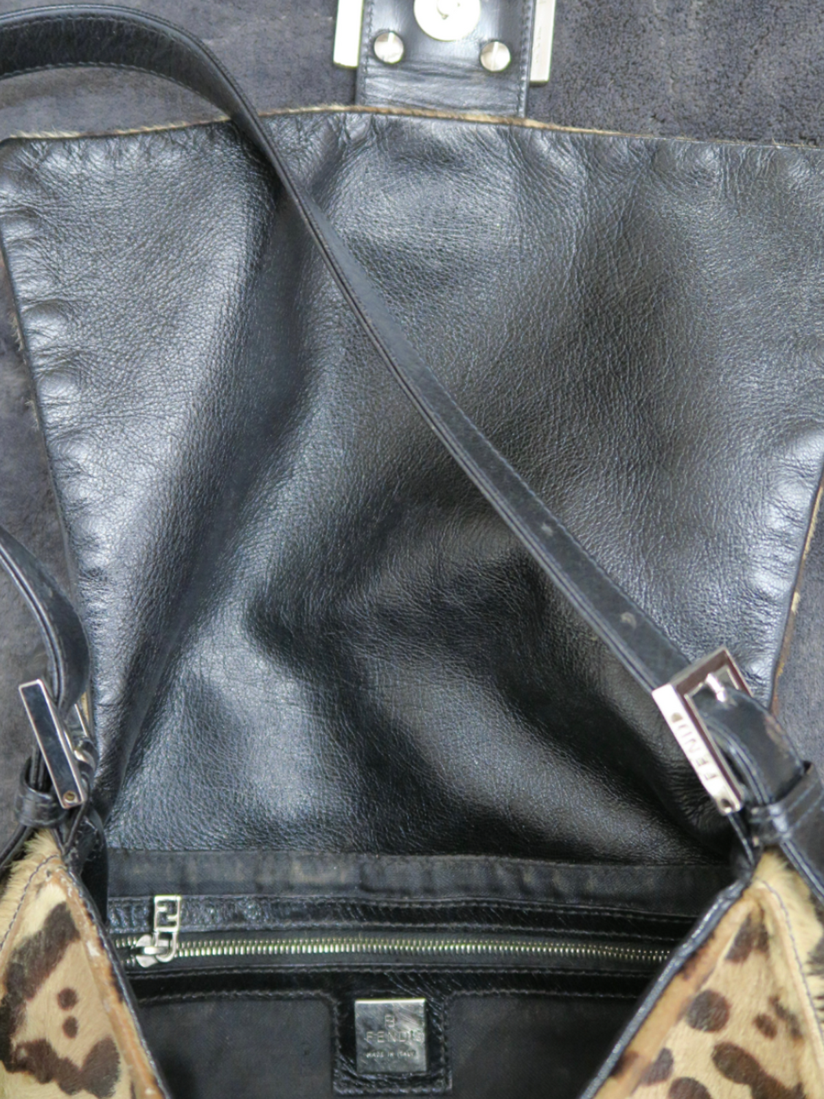 Gucci 2000s Black Pebbled Leather New Jackie Medium Shoulder Bag