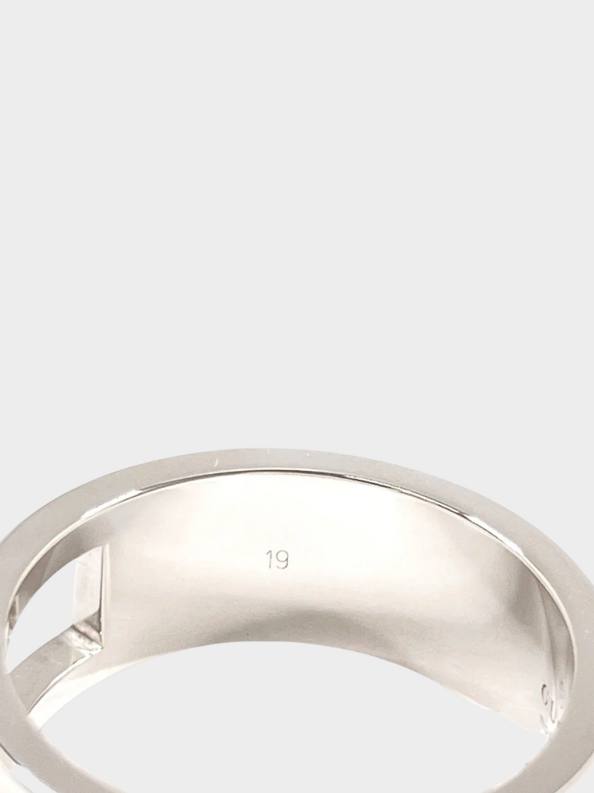 Gucci 2000s Men's Silver Logo Cutout Ring